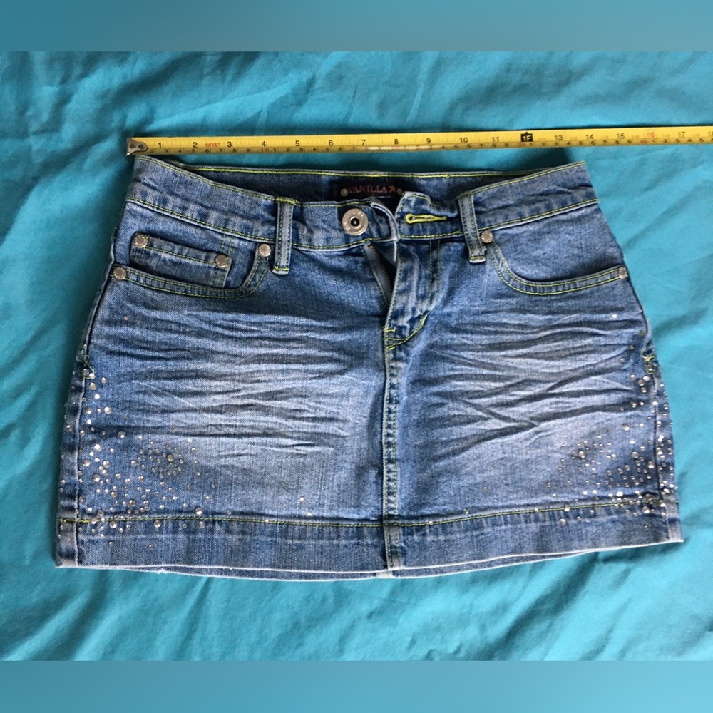 Vintage vanilla star rhinestone embellished mini jean skirt
